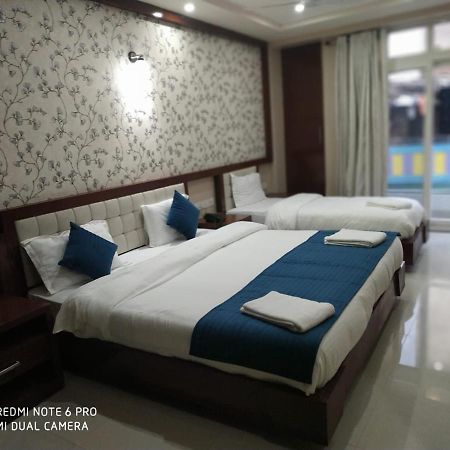 ורנאסי Hotel Sjr מראה חיצוני תמונה