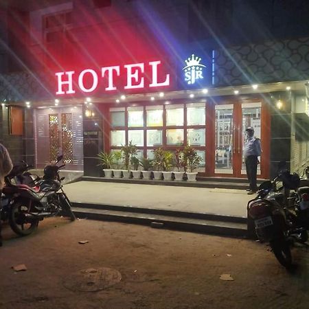 ורנאסי Hotel Sjr מראה חיצוני תמונה